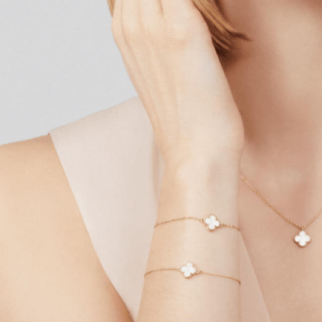 Van Cleef & Arpels(ヴァンクリーフアンドアーペル)の★ まこさま専用Van Cleef & Arpels ★ブレスレット レディースのアクセサリー(ブレスレット/バングル)の商品写真