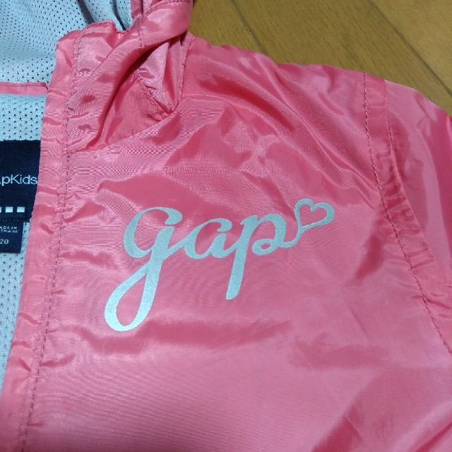 GAP(ギャップ)のGAP✽ナイロンパーカー　120サイズ キッズ/ベビー/マタニティのキッズ服女の子用(90cm~)(ジャケット/上着)の商品写真