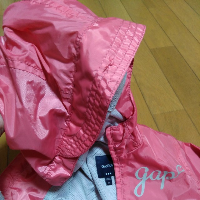 GAP(ギャップ)のGAP✽ナイロンパーカー　120サイズ キッズ/ベビー/マタニティのキッズ服女の子用(90cm~)(ジャケット/上着)の商品写真