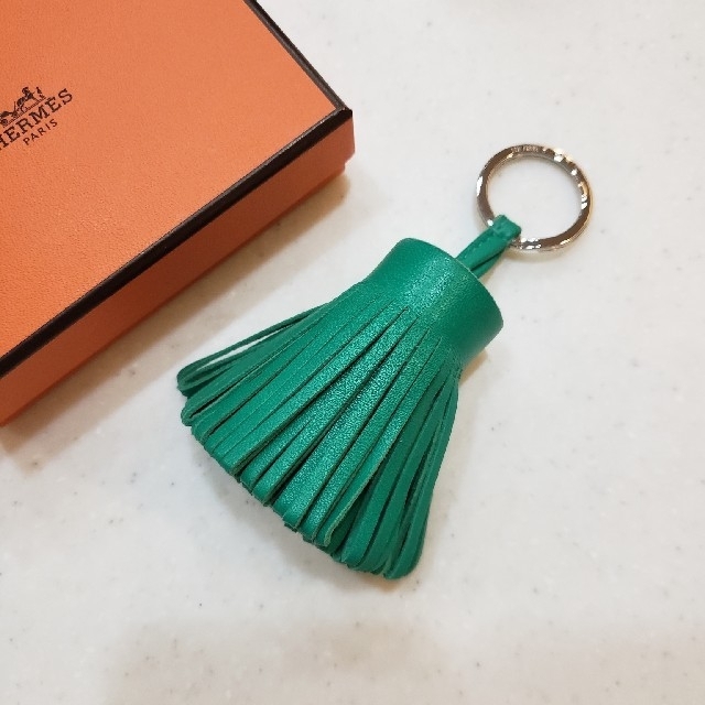 Hermes(エルメス)のHERMES　キーホルダー カルメン【ミント】 レディースのファッション小物(キーホルダー)の商品写真