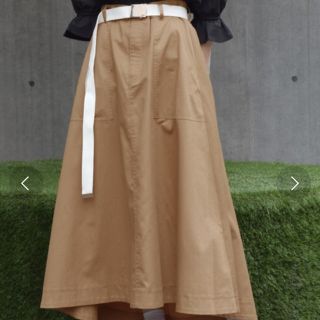 ダブルクローゼット(w closet)のガチャベルト付き フレアスカート(ロングスカート)