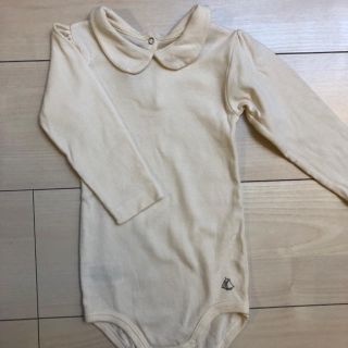 プチバトー(PETIT BATEAU)の【misakikura様専用】プチバトー襟付きロンパース 12m/74cm (ロンパース)