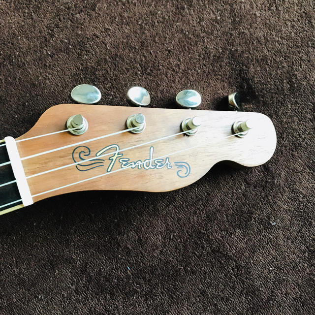 Fender(フェンダー)のFender フェンダーアコースティック ウクレレ 楽器のウクレレ(コンサートウクレレ)の商品写真