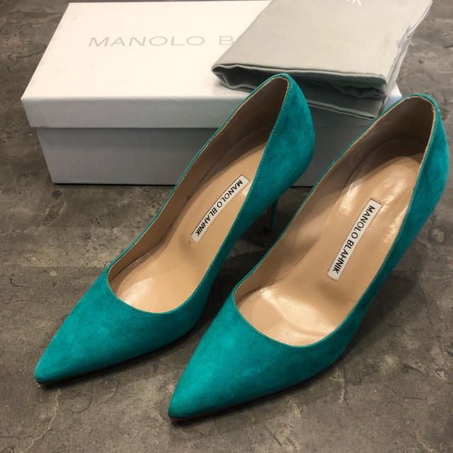 MANOLO BLAHNIK(マノロブラニク)の【新品未使用】MANOLO BLAHNIK マノロブラニク スエード ハイヒール レディースの靴/シューズ(ハイヒール/パンプス)の商品写真