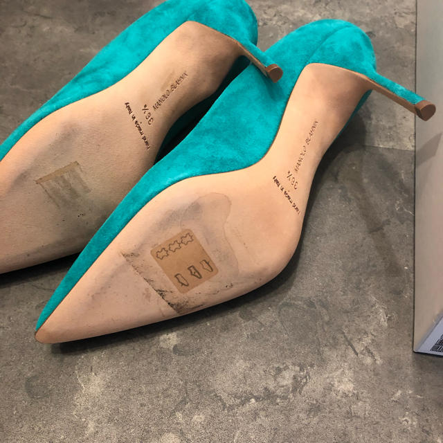 MANOLO BLAHNIK(マノロブラニク)の【新品未使用】MANOLO BLAHNIK マノロブラニク スエード ハイヒール レディースの靴/シューズ(ハイヒール/パンプス)の商品写真