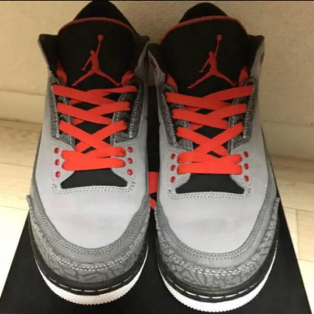 NIKE(ナイキ)のAIR JORDAN 3 RETRO "STEALTH" メンズの靴/シューズ(スニーカー)の商品写真