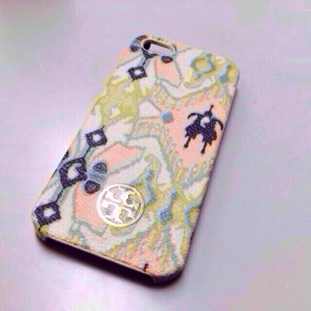 Tory Burch(トリーバーチ)のトリーバーチ♡お取り置き中 スマホ/家電/カメラのスマホアクセサリー(モバイルケース/カバー)の商品写真