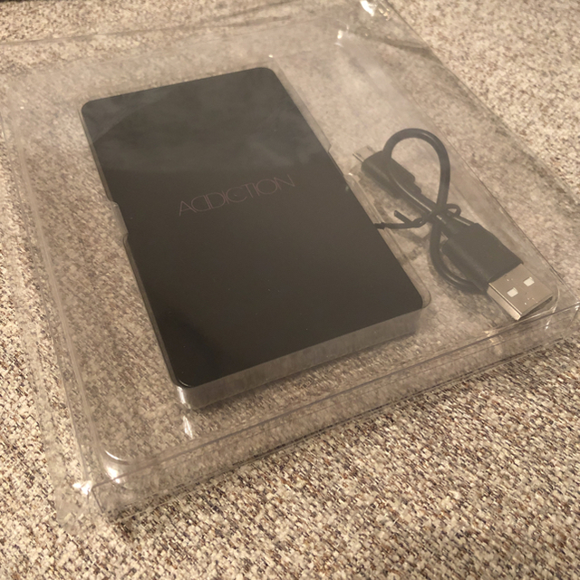 ADDICTION(アディクション)のアディクション 充電器 スマホ/家電/カメラのスマートフォン/携帯電話(バッテリー/充電器)の商品写真