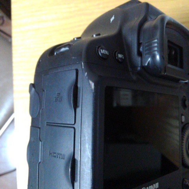 Canon(キヤノン)のEOS-1D X MarkII ボディ スマホ/家電/カメラのカメラ(デジタル一眼)の商品写真
