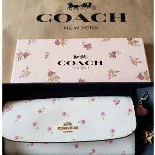 コーチ(COACH)のCOACH 長財布 チャーム付き(財布)