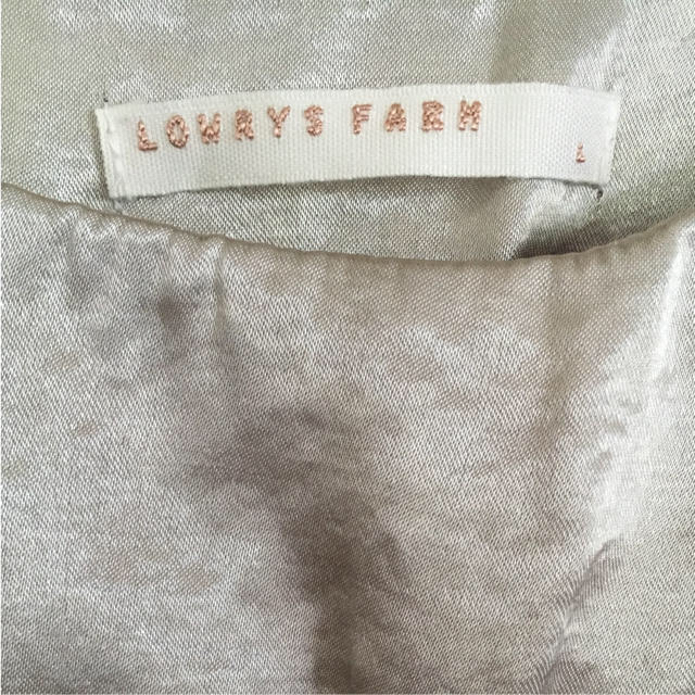 LOWRYS FARM(ローリーズファーム)のローリーズファーム 光沢 ワンピース レディースのワンピース(ひざ丈ワンピース)の商品写真