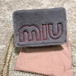 ミュウミュウ(miumiu)のmiumiu ショルダーバッグ(ショルダーバッグ)