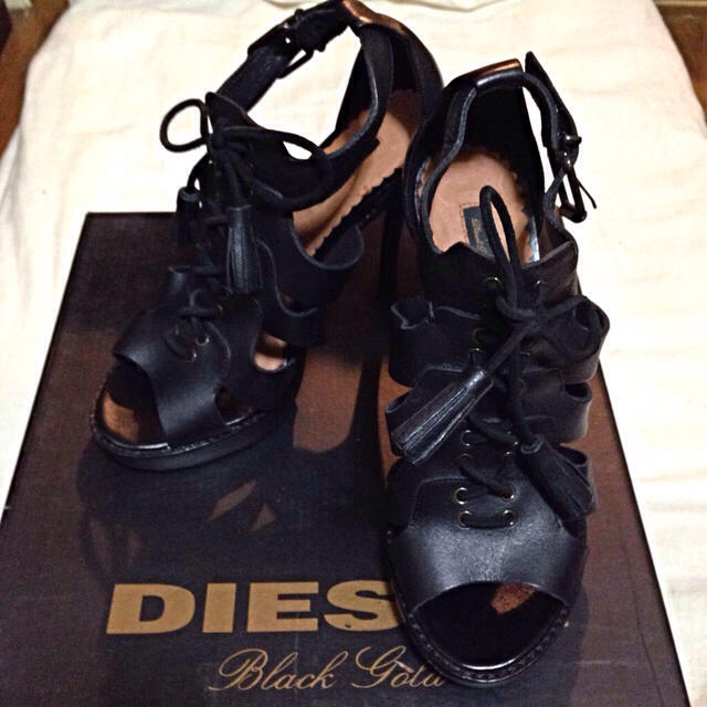 DIESEL(ディーゼル)のblack gold レザーサンダル レディースの靴/シューズ(サンダル)の商品写真