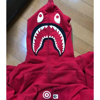 アベイシングエイプ(A BATHING APE)のAPE  sharkパーカー Ｌ エイプ シャーク(パーカー)