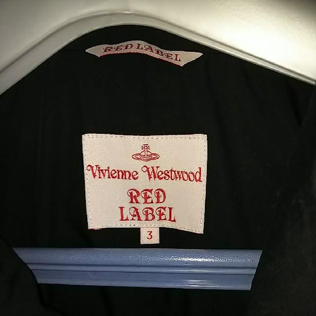 Vivienne Westwood(ヴィヴィアンウエストウッド)のヴィヴィアンウエストウッド  ダウンジャケット 美品です レディースのジャケット/アウター(ダウンコート)の商品写真