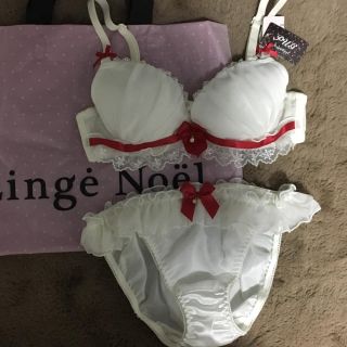 ワコール(Wacoal)の♡ワコール ランジェノエル♡新品ブラ＆ショーツ♡Xmasに♡(ブラ&ショーツセット)