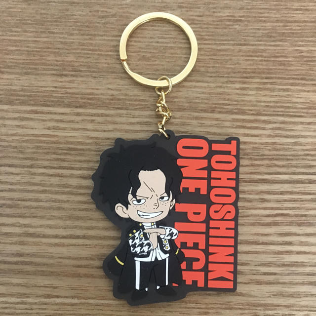 東方神起 東方神起 One Piece コラボ ラバーキーホルダー エースの通販 By 断捨離部屋 トウホウシンキならラクマ