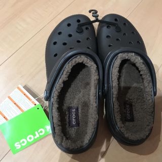 クロックス(crocs)の新品！クロックス ！ボアサンダル(サンダル)