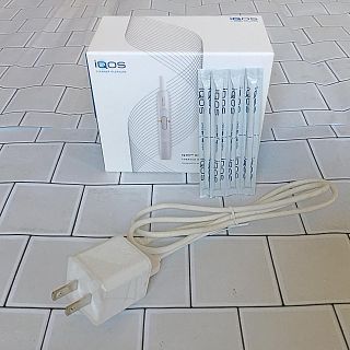 アイコス(IQOS)のアイコス 充電器 正規品(タバコグッズ)