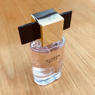 エスティローダー(Estee Lauder)のmodern muse エスティローダー 香水(香水(女性用))