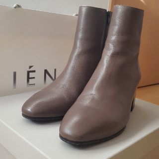 イエナ(IENA)のIENAのショートブーツ　グレージュ(ブーツ)