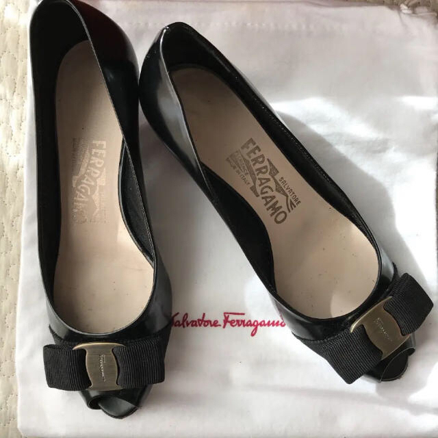 フェラガモ Salvatore Ferragamo - フェラガモ ヴァラ パンプス 71/2の