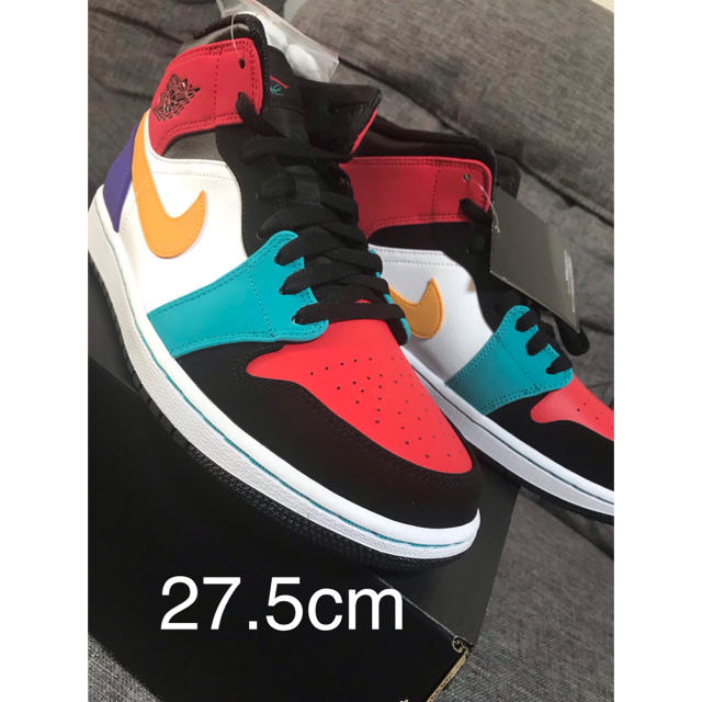 NIKE(ナイキ)のAIR JORDAN1 MID メンズの靴/シューズ(スニーカー)の商品写真