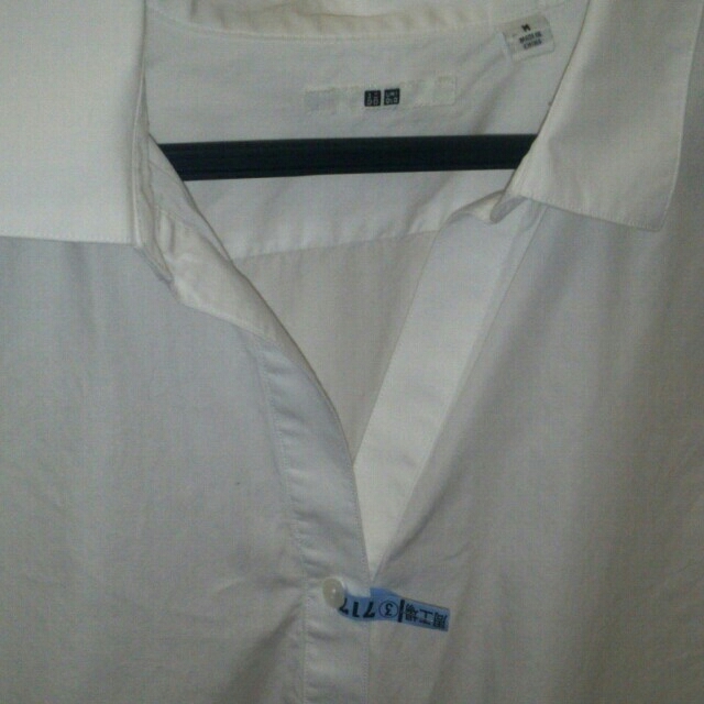 UNIQLO(ユニクロ)のUNIQLO♥白シャツ レディースのトップス(シャツ/ブラウス(長袖/七分))の商品写真