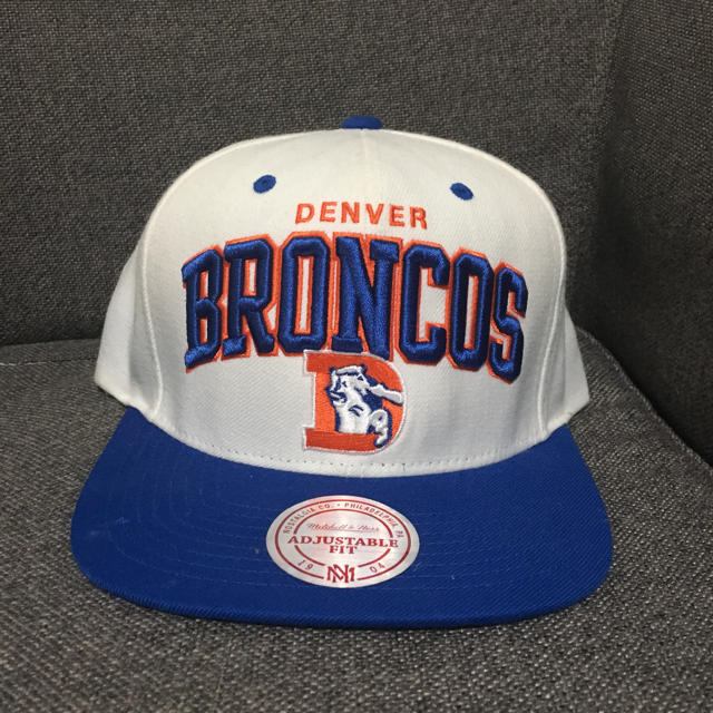 MITCHELL & NESS(ミッチェルアンドネス)のmitchell&ness NFL Denver BRONCOS キャップ  メンズの帽子(キャップ)の商品写真