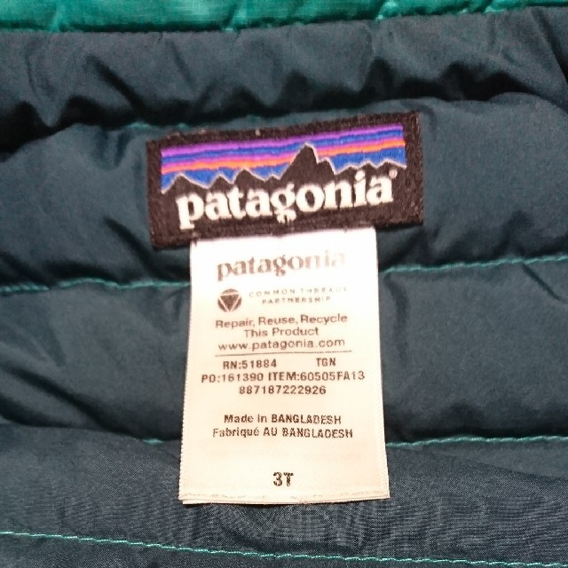 patagonia(パタゴニア)のpatagonia ダウンベスト 3T キッズ/ベビー/マタニティのキッズ服男の子用(90cm~)(ジャケット/上着)の商品写真