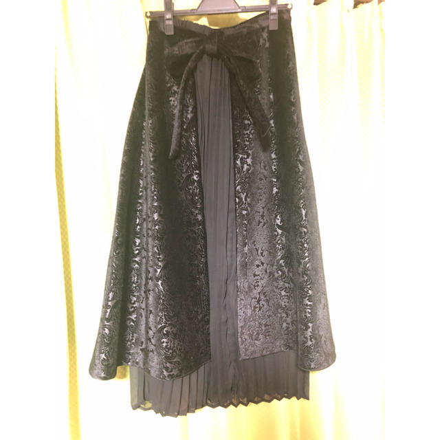 AmeriVINTAGE ARABESQUE LAYERED SKIRT