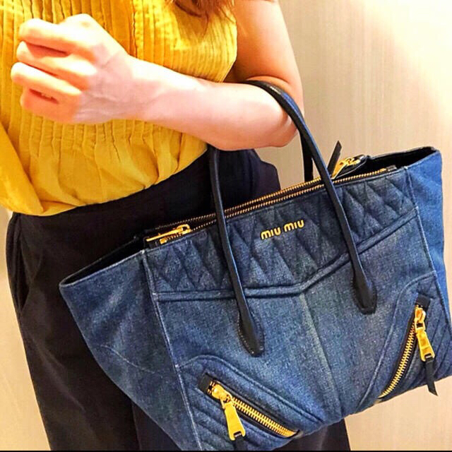 ミュウミュウmiumiuデニムバッグバイカーバッグレディース - ハンドバッグ ミュウミュウmiumiuデニムバッグバイカーバッグレディース - ハンドバッグ