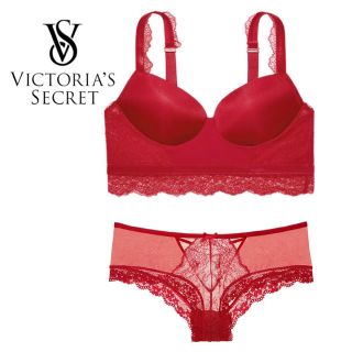 ヴィクトリアズシークレット(Victoria's Secret)のVSプッシュアップブラレット＆ショーツセット(RED)(ブラ&ショーツセット)