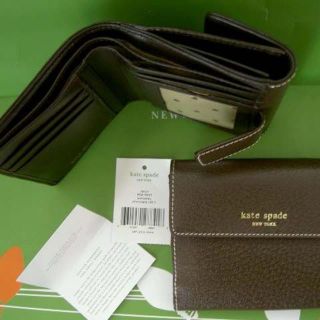 ケイトスペードニューヨーク(kate spade new york)のタグ付き新品◆ケイトスペード◆ウェルスレイ二つ折り財布 ブラウン茶(財布)