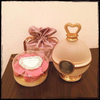 レメルヴェイユーズラデュレ(Les Merveilleuses LADUREE)のラデュレ♡花びらチーク&ポット♡新品(その他)