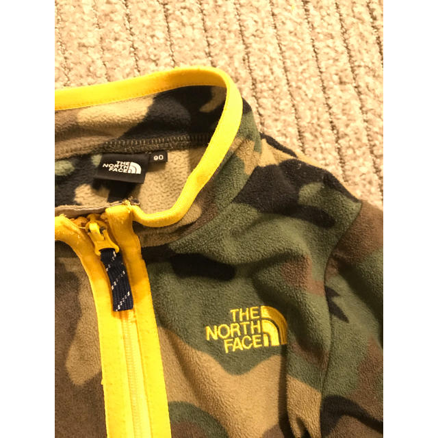 THE NORTH FACE(ザノースフェイス)のノースフェイス 迷彩 フリース ジャケット 90 north face キッズ/ベビー/マタニティのキッズ服男の子用(90cm~)(ジャケット/上着)の商品写真