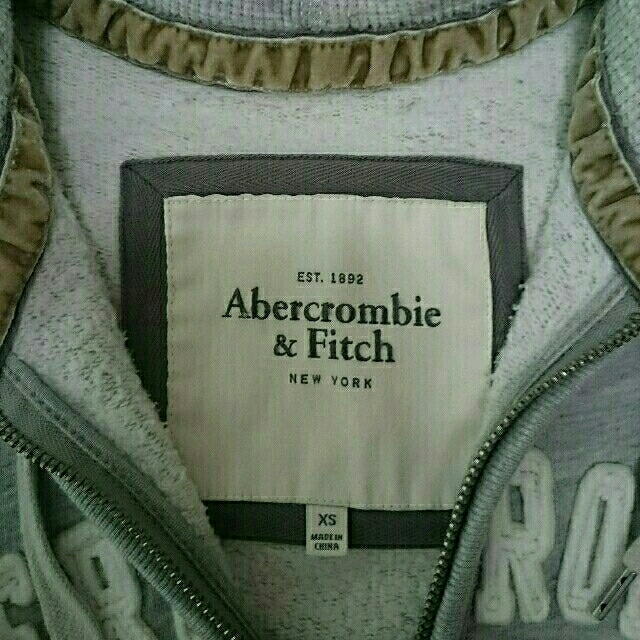 Abercrombie&Fitch(アバクロンビーアンドフィッチ)のアバクロ パーカー レディースのトップス(パーカー)の商品写真