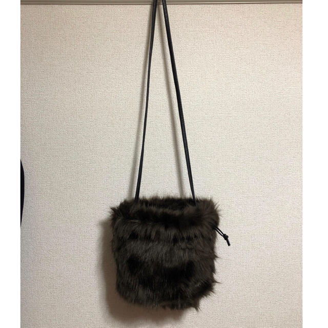 Khaju(カージュ)のファーバッグ レディースのバッグ(ショルダーバッグ)の商品写真