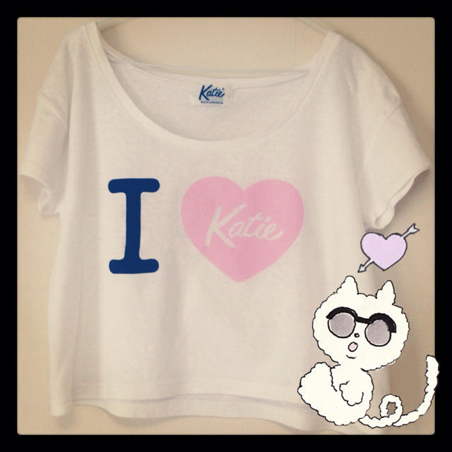 Katie(ケイティー)のkatie♡ショート丈ロゴＴ レディースのトップス(Tシャツ(半袖/袖なし))の商品写真