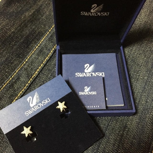 SWAROVSKI(スワロフスキー)の正規限定品☆ スワロフスキー スターイヤリング ☆ SWAROVSKY STAR レディースのアクセサリー(イヤリング)の商品写真