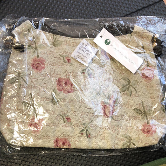 高級感のある織  ランチ トートバック薔薇柄(新品、未使用) レディースのバッグ(ハンドバッグ)の商品写真