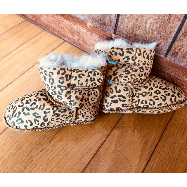 UGG(アグ)のUggムートンブーツ キッズ/ベビー/マタニティのキッズ靴/シューズ(15cm~)(ブーツ)の商品写真