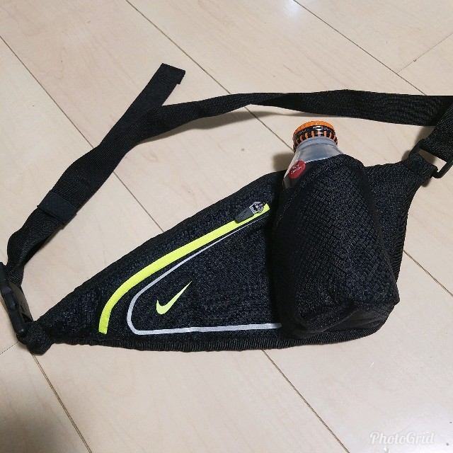 NIKE(ナイキ)のナイキ　ミニ　ショルダーバッグ　ユニセックス　斜めがけ メンズのバッグ(ショルダーバッグ)の商品写真