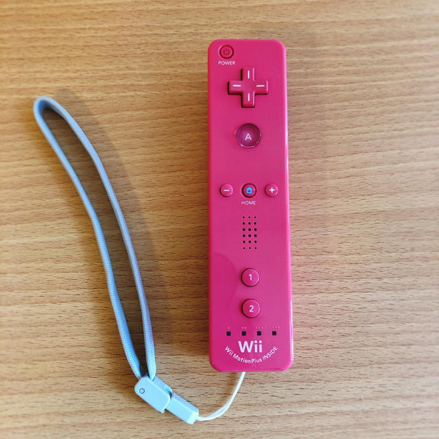 Wii(ウィー)のWii コントローラー カバー付き / ピンク エンタメ/ホビーのゲームソフト/ゲーム機本体(その他)の商品写真