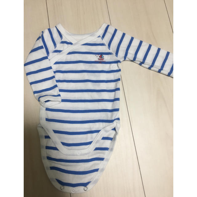 PETIT BATEAU(プチバトー)の新生児    プチバトー  長袖  ボディスーツ キッズ/ベビー/マタニティのベビー服(~85cm)(肌着/下着)の商品写真
