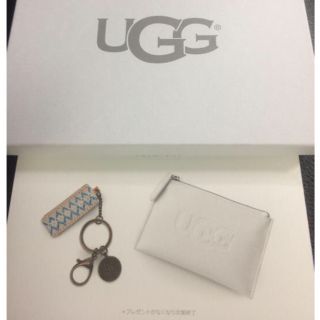 アグ(UGG)の【新品】UGG🌟箱入り ポーチ マルチケース&キーチェーン ホワイト(キーケース)