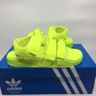 アディダス(adidas)の新品 23.5cm アディダス アディレッタ サンダル イエロー(サンダル)