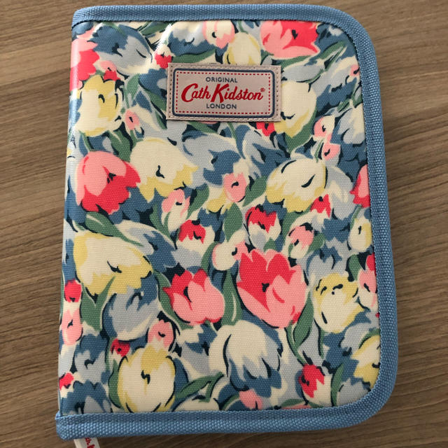 Cath Kidston(キャスキッドソン)の<アリエル様専用>CathKidston キャスキッドソン 母子手帳ケース キッズ/ベビー/マタニティのマタニティ(母子手帳ケース)の商品写真