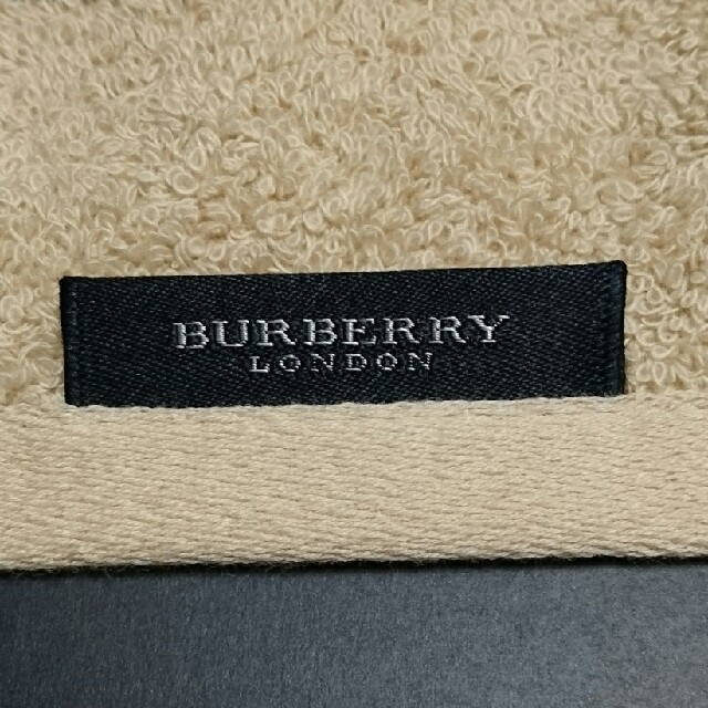 BURBERRY(バーバリー)のバーバリーフェイスタオル インテリア/住まい/日用品の日用品/生活雑貨/旅行(タオル/バス用品)の商品写真