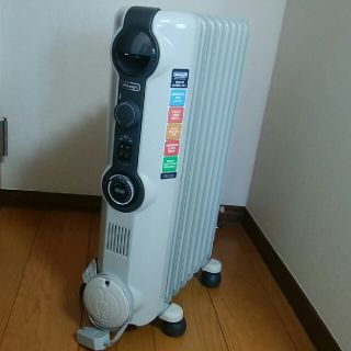 デロンギ(DeLonghi)の専用です。デロンギオイルヒーター　HJ0812(オイルヒーター)